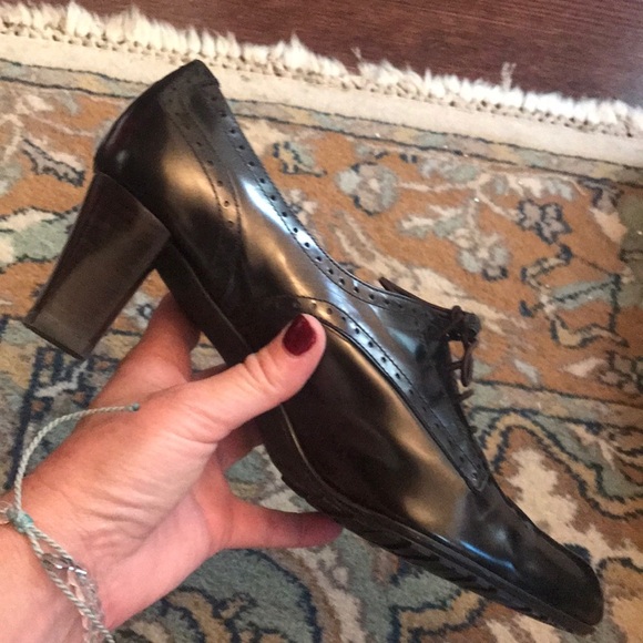 Stuart Weitzman Granny Pump in Taupe - Picture 3 of 8